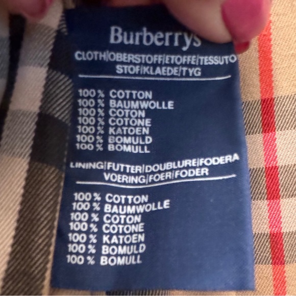 Authentic Burberry Trench Coat  Like NEW - Picture 7 of 16